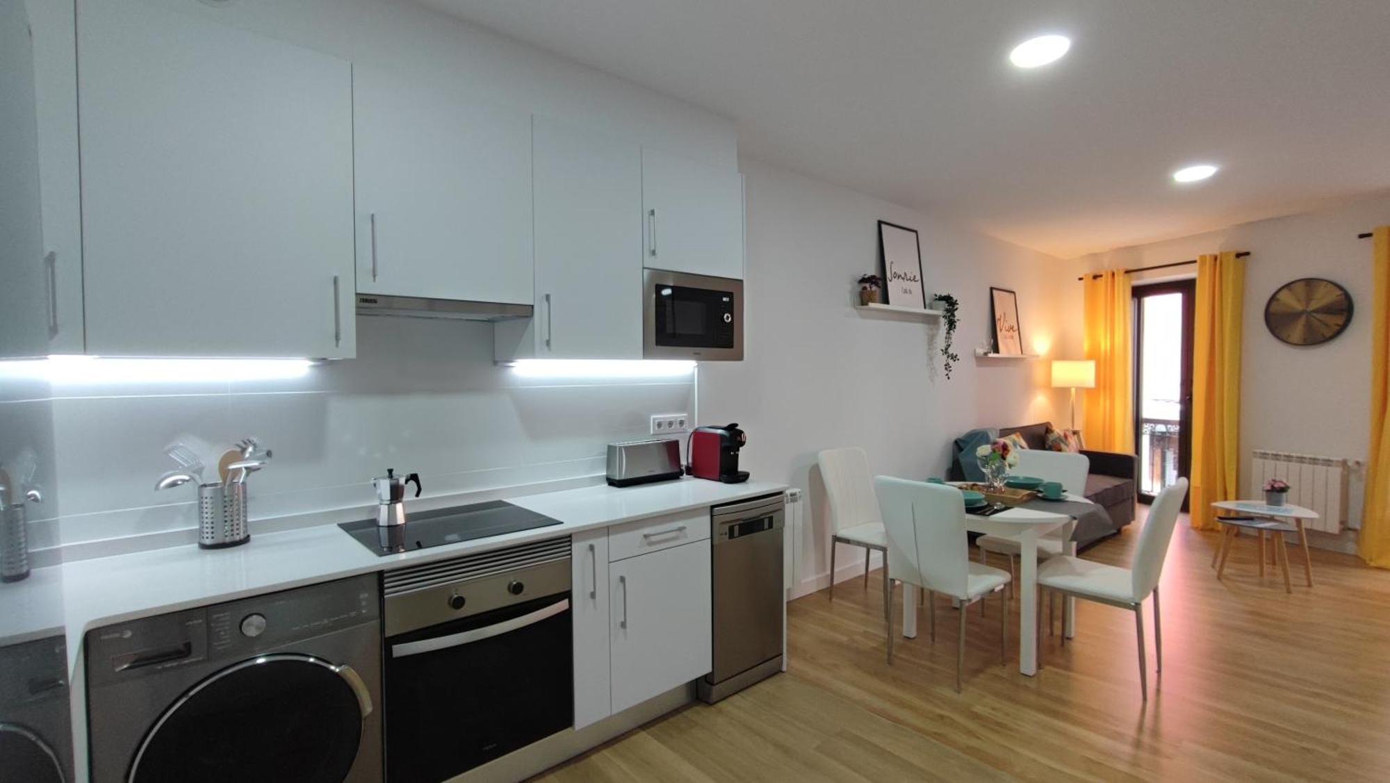 Apartamentos Aptio Oviedo Esterno foto
