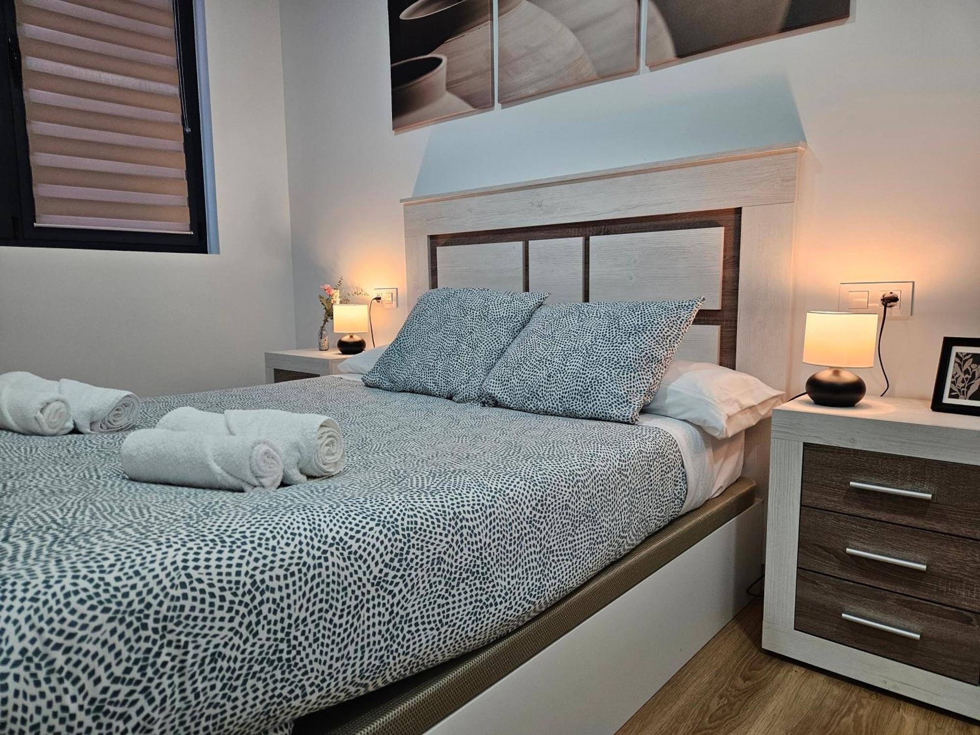 Apartamentos Aptio Oviedo Esterno foto